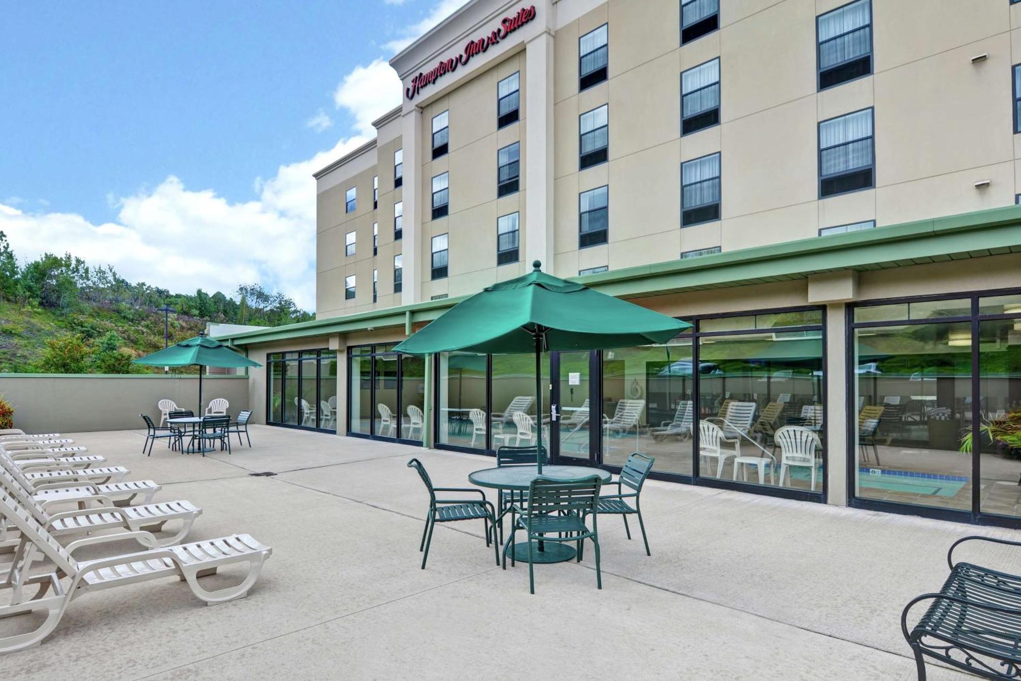 Hampton Inn & Suites Wilkes-Barre Exterior photo